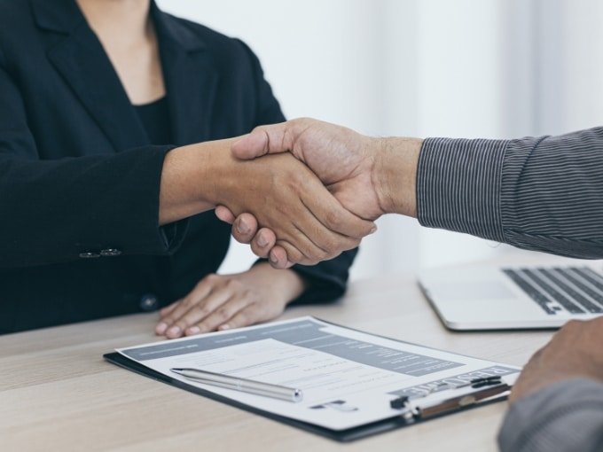 ליווי וייעוץ משפטי שוטף למעסיקים – משרד עוד UP LAW לצידכם בכל שלב (תמונה)